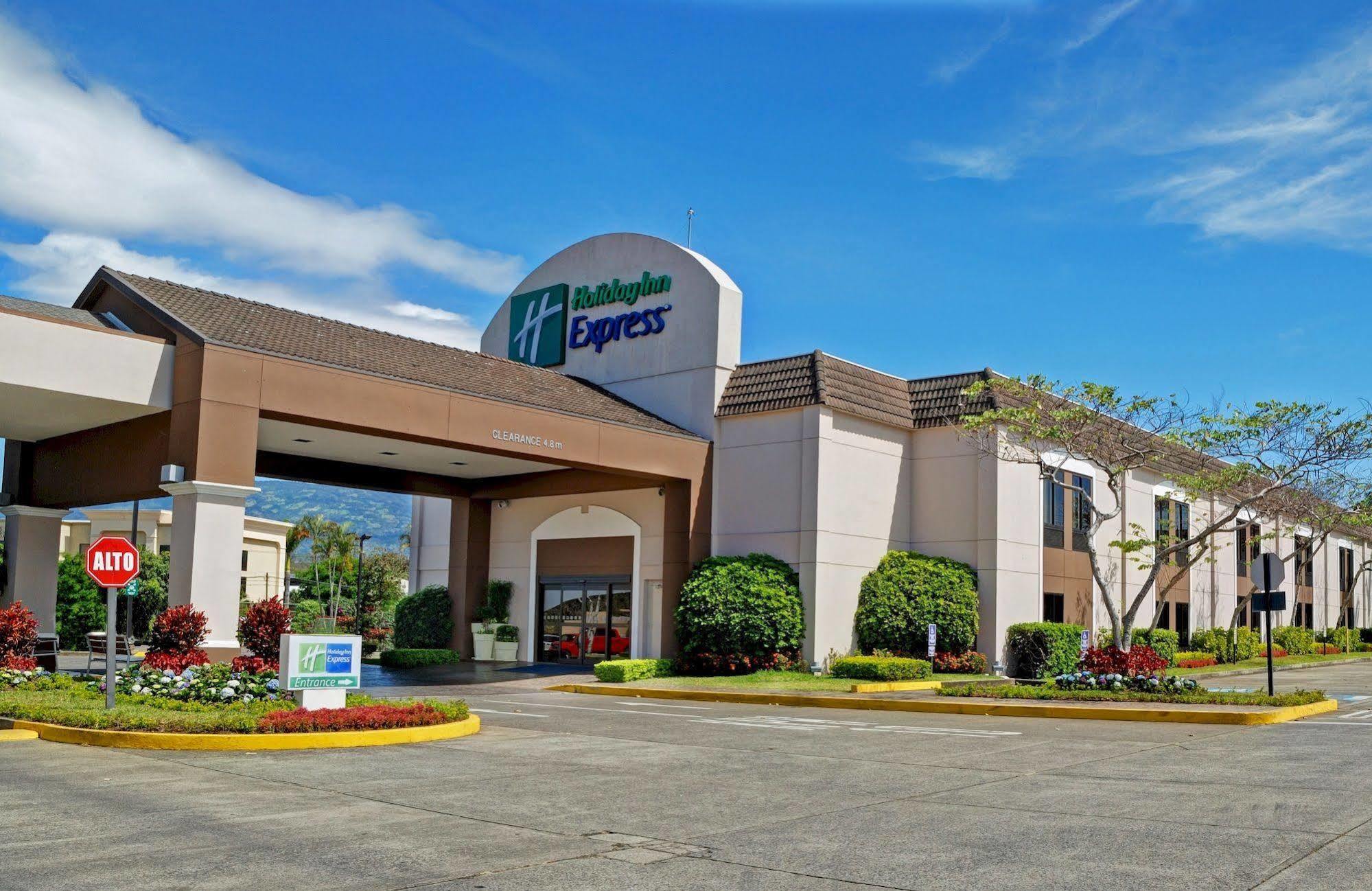 Holiday Inn Express San Jose Costa Rica Airport, An Ihg Hotel Alajuela Exterior photo